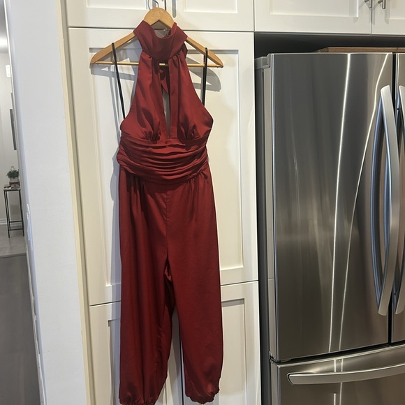 BEBE Cropped Plunge VNeck Halter Top Pleated Waist Jumpsuit Women size S - Picture 17 of 17